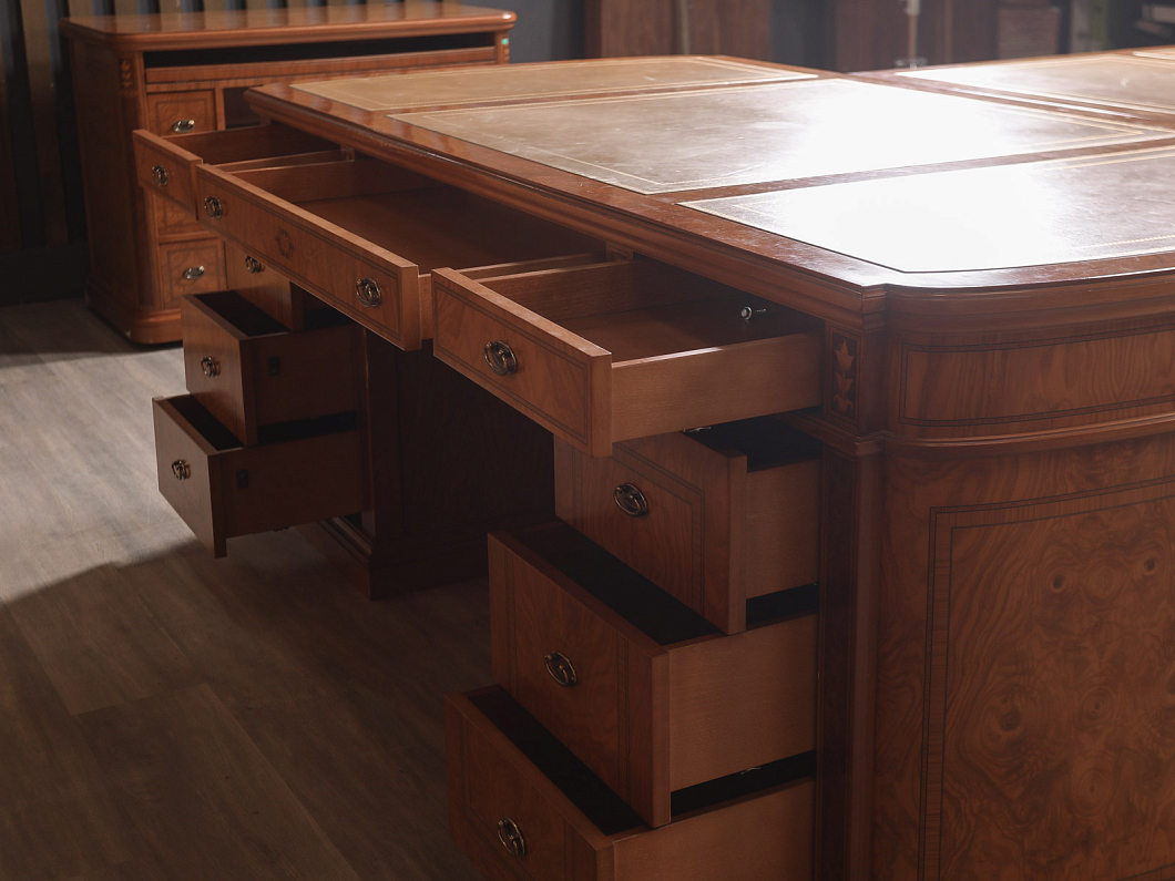 Кабинет руководителя Vicente Zaragoza Royal Массив Ольха Испания (КРОХ-271125)