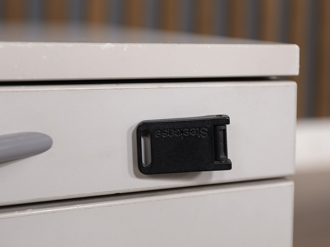 Тумба подкатная Steelcase ДСП Серый Германия (ТВС-190625)