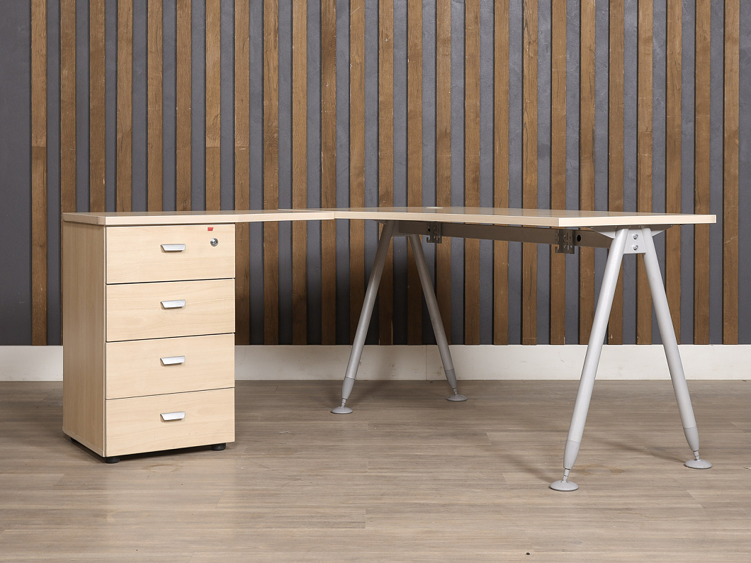 Стол Левый эргономичный с тумбой ЛДСП Бук (СТЭБКМ-190825)