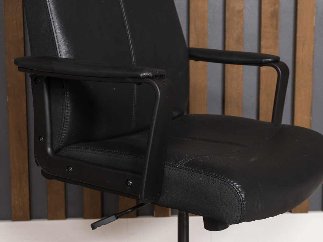 Кресло руководителя IKEA Millberget Искусственная кожа Чёрный Китай (КРЭЧ-110825)