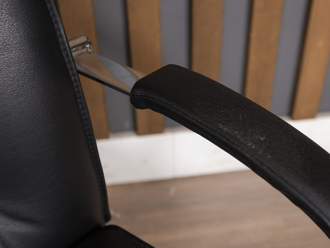 Кресло руководителя Протон Кожа Чёрный (КРКЧ-290525)