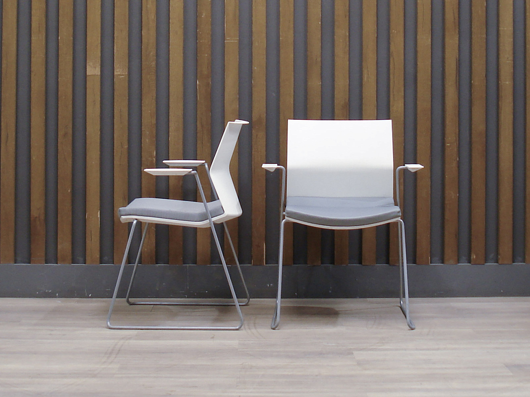 Конференц-кресло Bene Ткань Белый Австрия (КФБСР-281225)