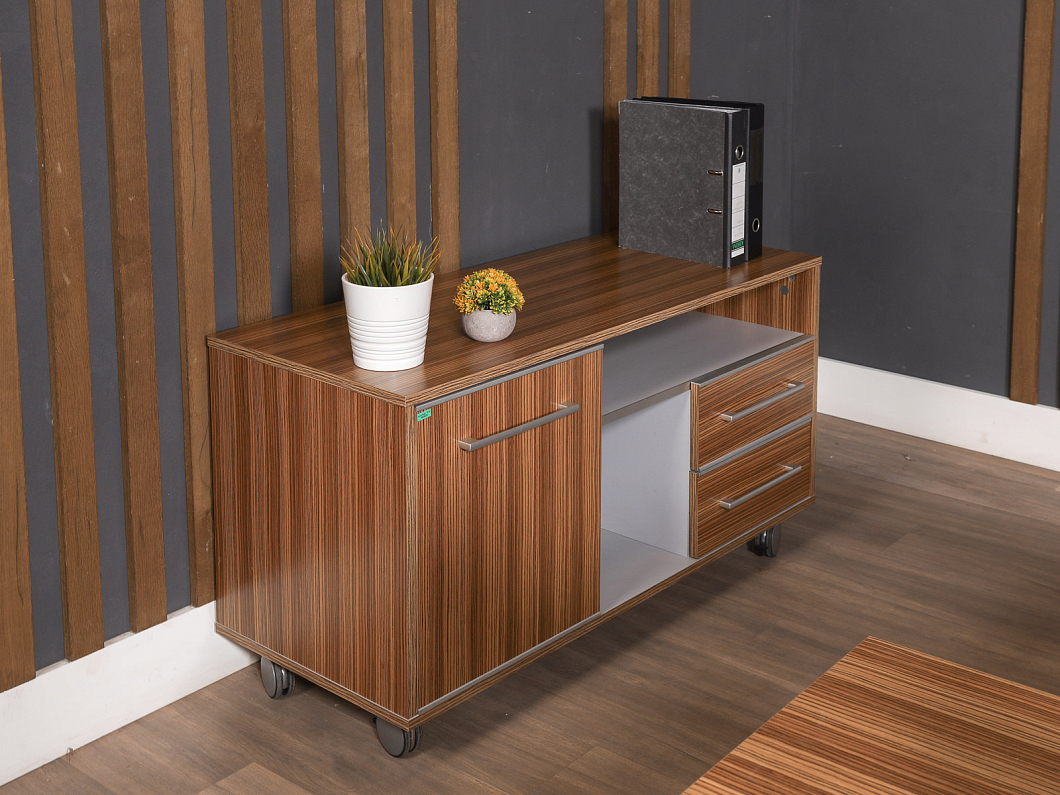 Кабинет руководителя ЛДСП Орех (КРЗБОР-100925)