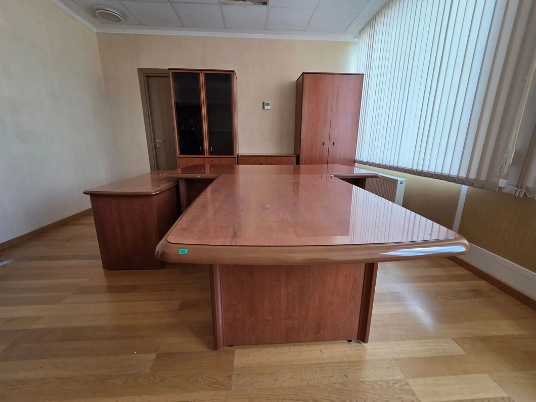 Кабинет руководителя ЛДСП Вишня (КРВШ-180826)