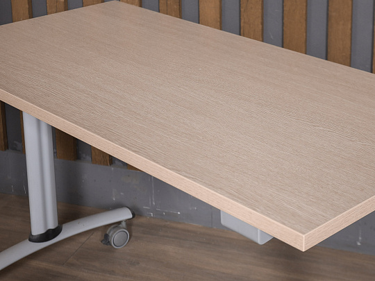 Стол прямоугольный ЛДСП Дуб