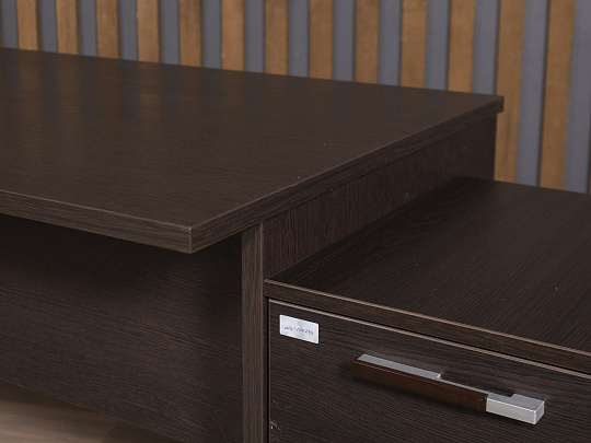 Стол с тумбой ЛДСП Венге