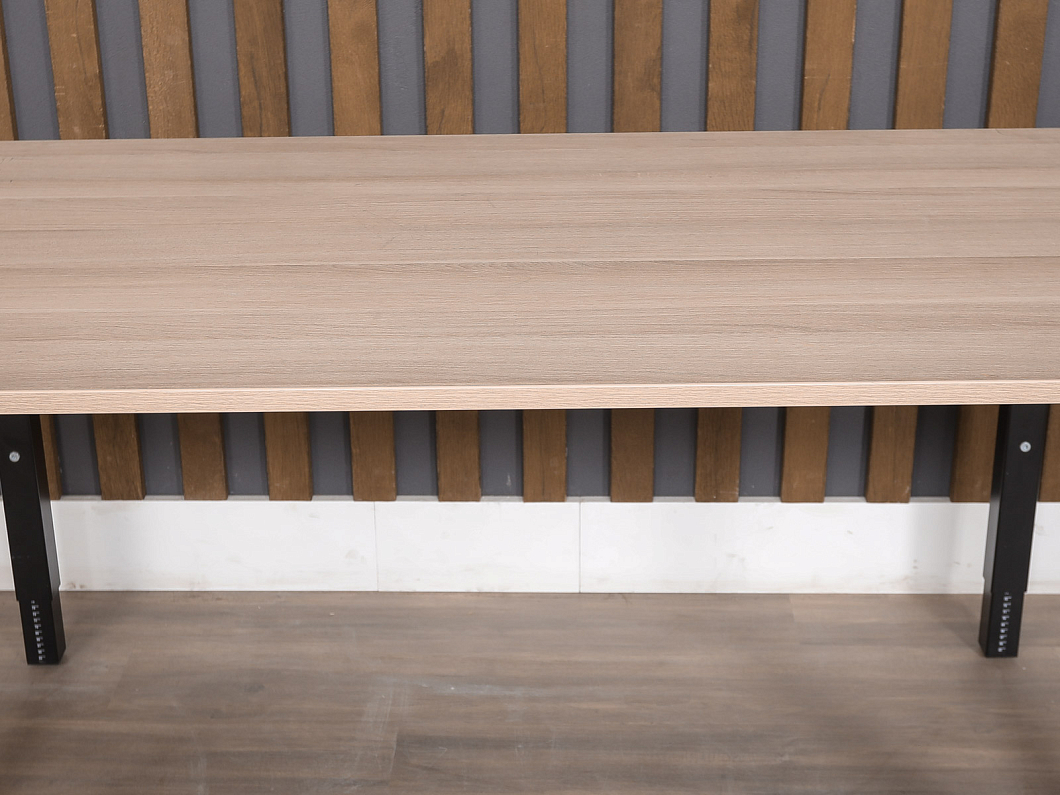 Стол с тумбой Kinnarps ЛДСП Ясень шимо Швеция (СТМЯ-100425)