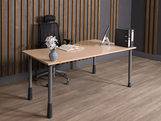 Стол руководителя Kinnarps ДСП Дуб Швеция