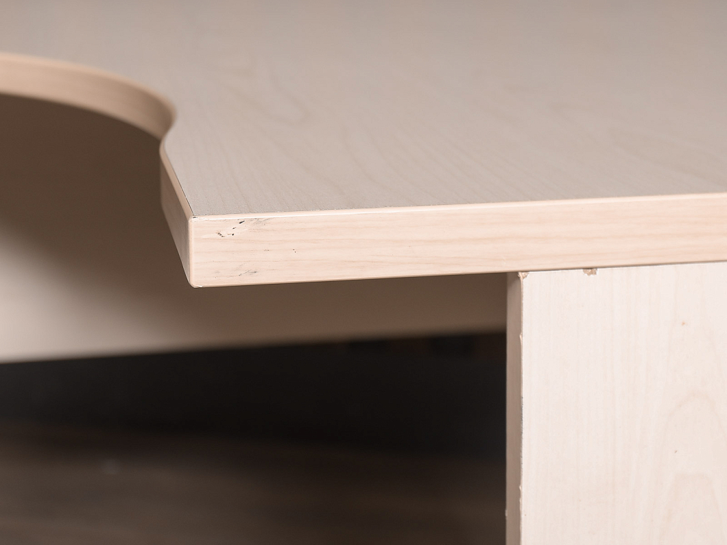 Стол эргономичный ЛДСП Дуб (СЭД-211125)