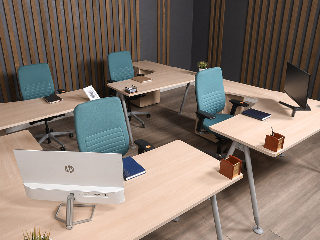 Стол Левый эргономичный с тумбой ЛДСП Бук (СТЭБКМ-190825)