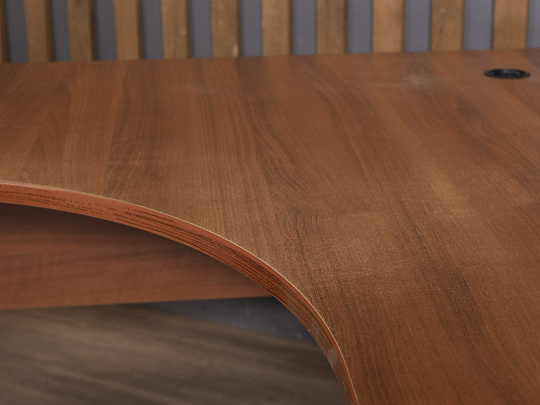 Стол угловой ЛДСП Вишня