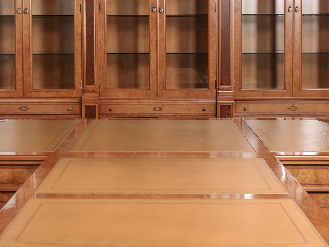 Кабинет руководителя Vicente Zaragoza Royal Массив Ольха Испания (КРОХ-271125)