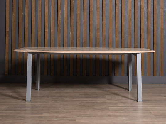 Стол для переговоров ЛДСП Белый