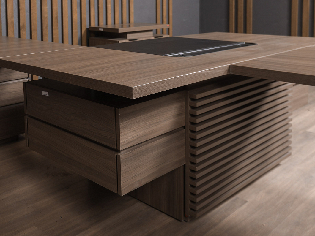 Стол руководителя ЛДСП Ясень шимо (СТРЯШ-131225)