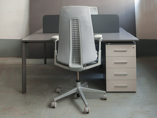 Комплект офисной мебели UFFIX Essence ЛДСП Серый Италия