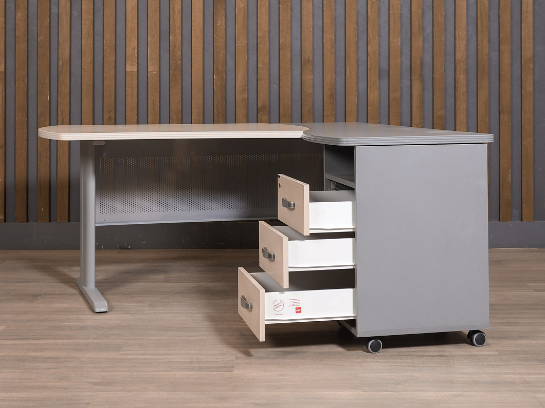 Стол с тумбой Berlin ЛДСП Дуб Россия (СПДМБ2-271225)