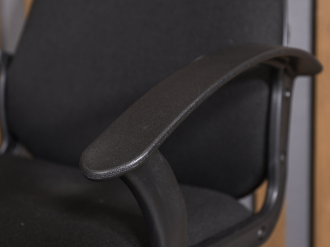 Кресло руководителя БИГ Ткань Чёрный Россия (КРТЧ-БИГ)