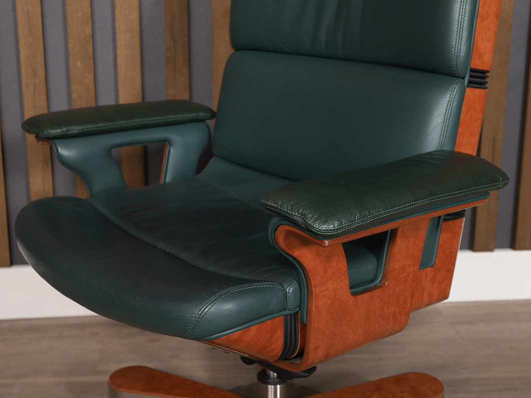 Кресло руководителя R.A. Mobili HERGO A Кожа Зелёный Италия (КРЭЗЛ-090725)