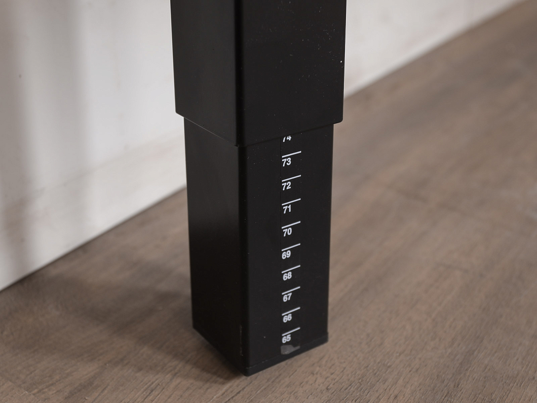 Стол с тумбой Kinnarps ЛДСП Ясень шимо Швеция (СТМЯ-100425)