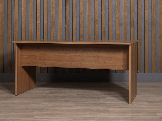 Стол прямоугольный ЛДСП Орех