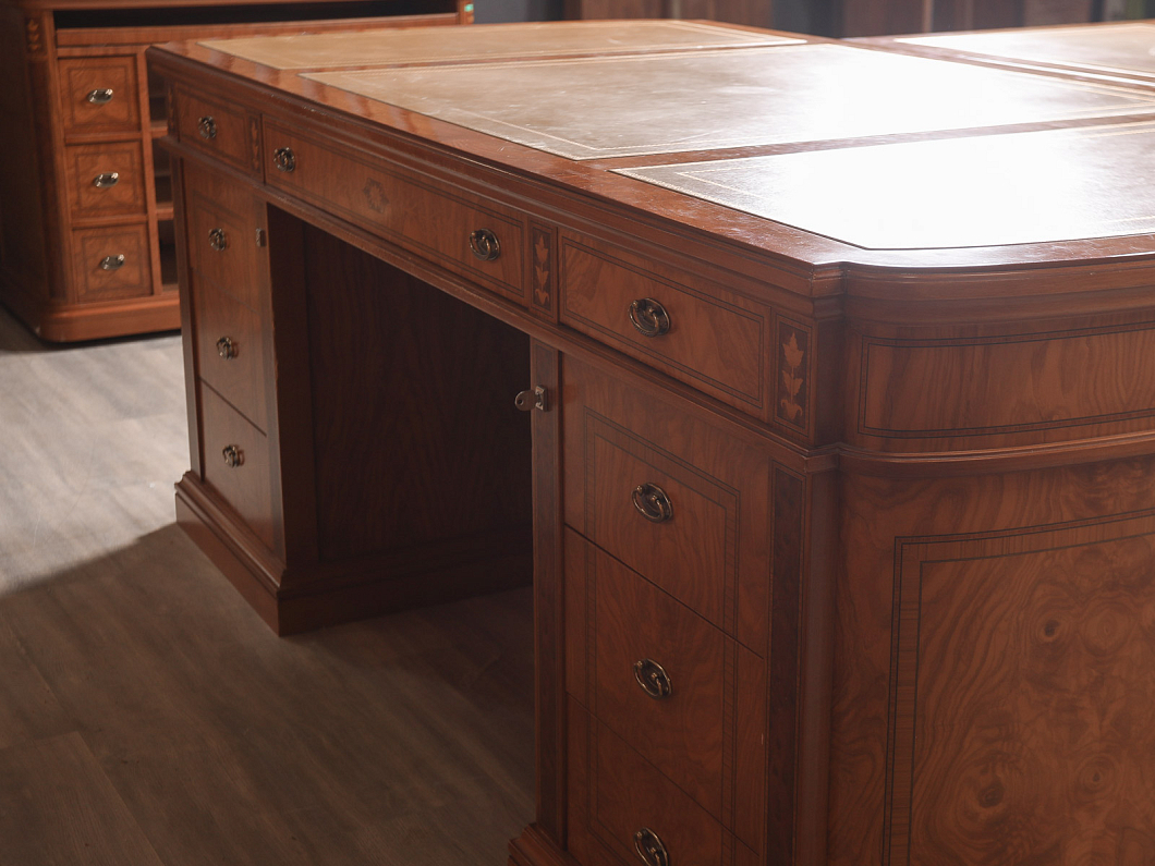 Кабинет руководителя Vicente Zaragoza Royal Массив Ольха Испания (КРОХ-271125)