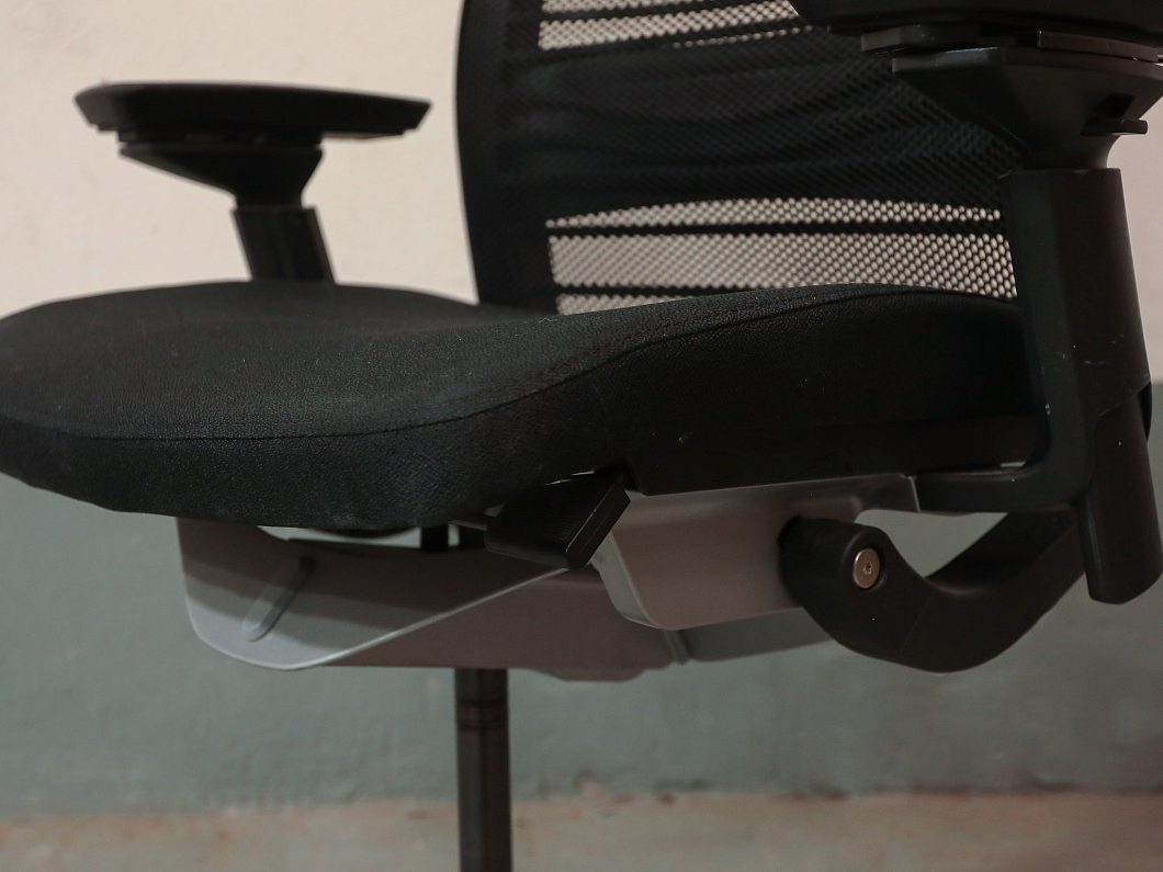 Офисное кресло Steelcase Think V2 Ткань Чёрный Франция (КПТСЧ-030626)
