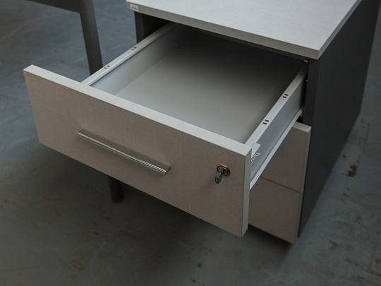 Стол с тумбой UFFIX Essence ЛДСП Серый Италия