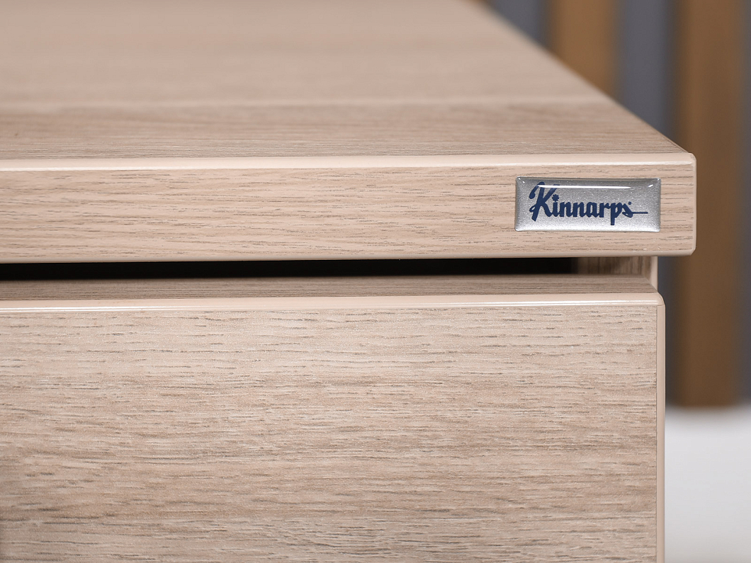 Стол с тумбой Kinnarps ЛДСП Ясень шимо Швеция (СТМЯ-100425)