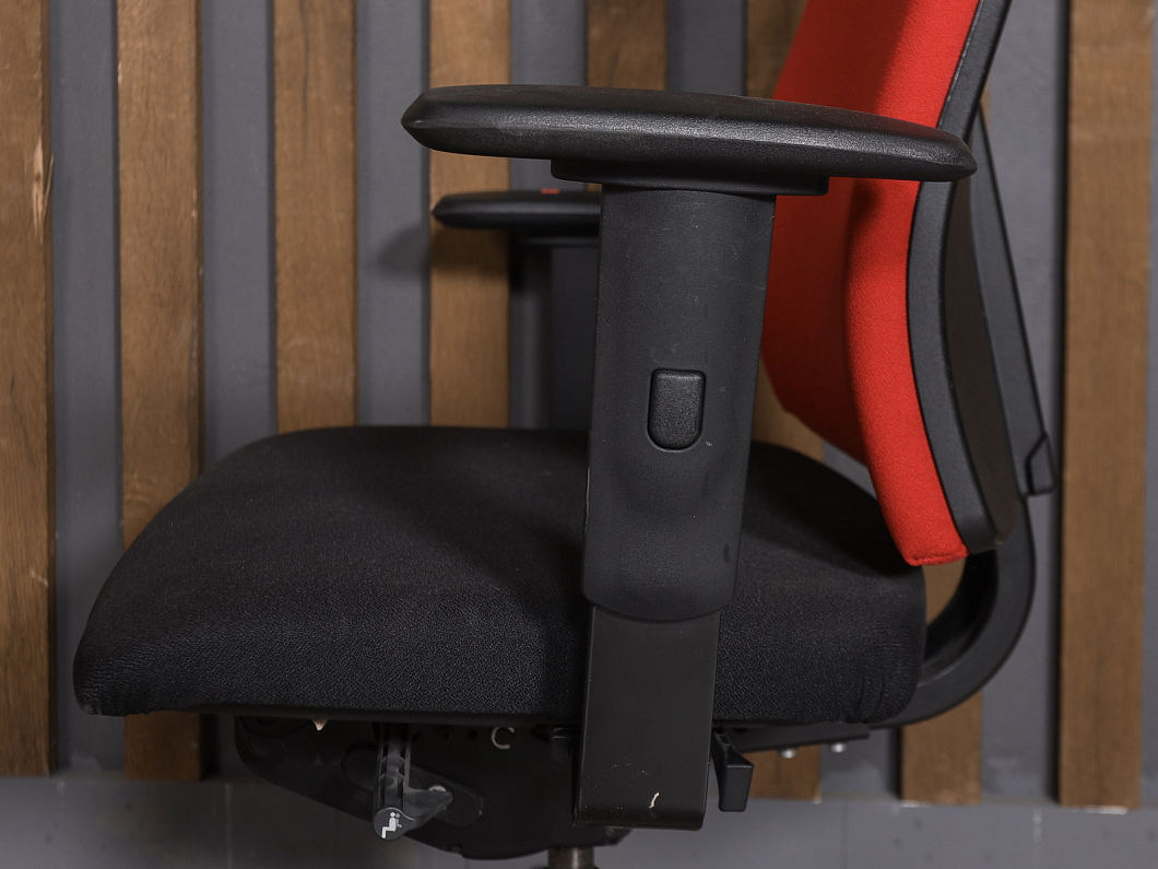 Офисное кресло Interstuhl Ткань Красный Германия (КПТКР1-251025)