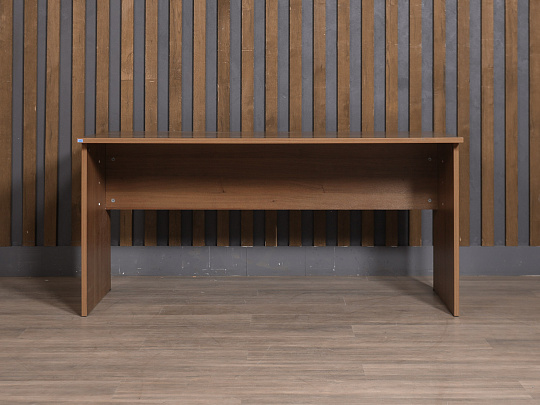 Стол прямоугольный ЛДСП Орех