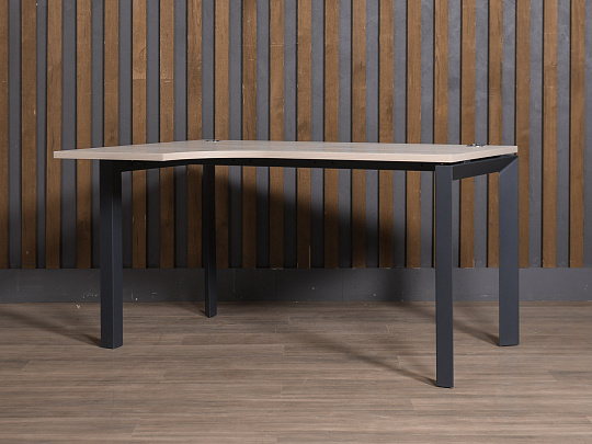 Стол эргономичный ONIX ЛДСП Дуб Россия