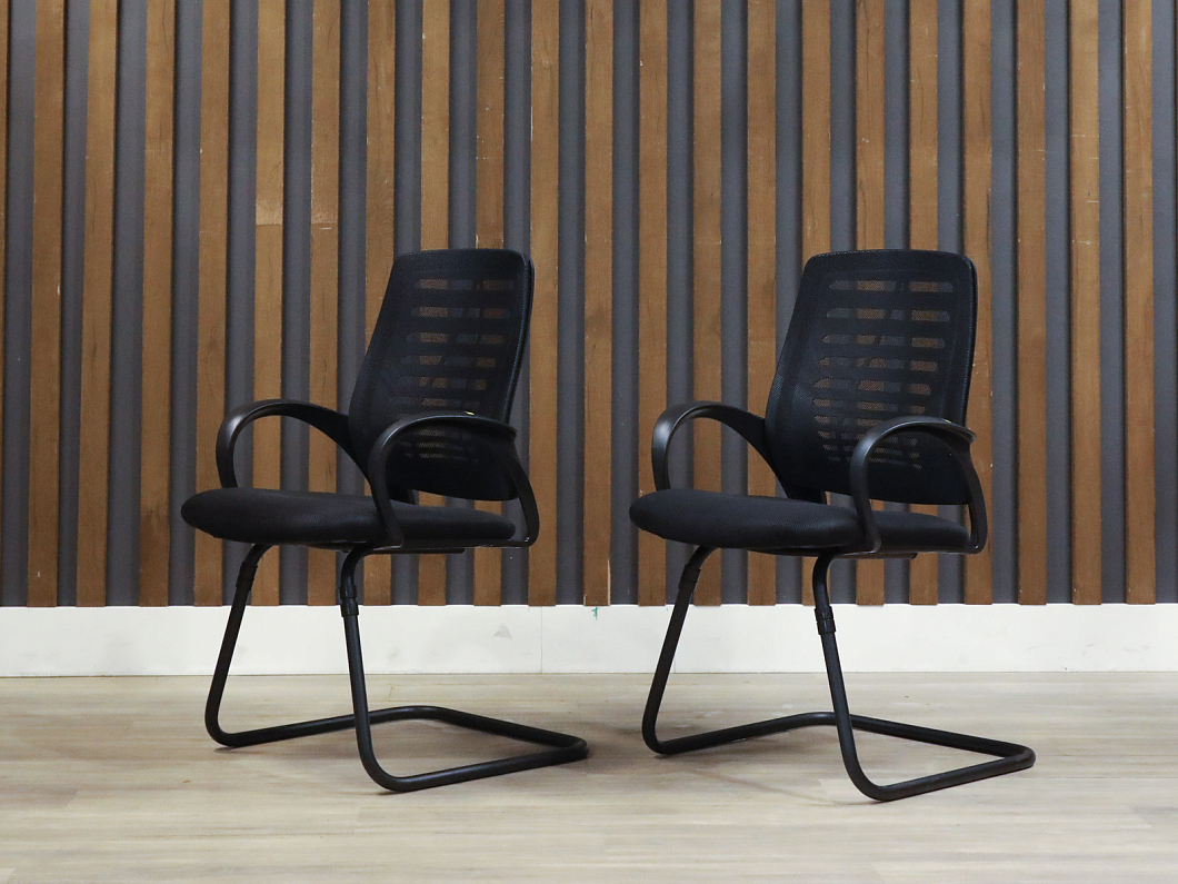 Конференц-кресло OLSS Ирис Ткань Чёрный Россия (КФТЧ-ИРИС)