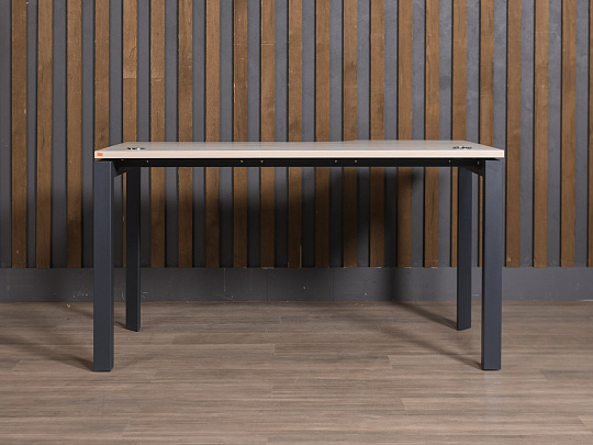 Стол эргономичный ONIX ЛДСП Дуб Россия