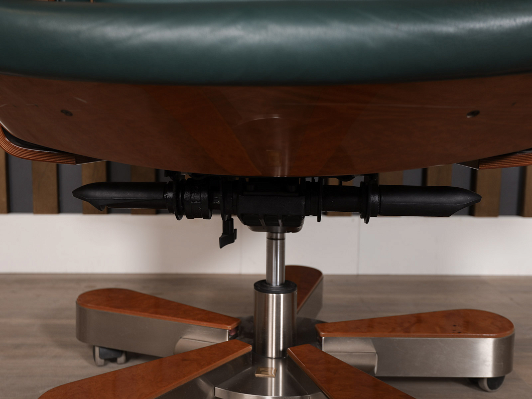 Офисное кресло R.A. Mobili HERGO B Кожа Зелёный Италия (КПЭЗЛ1-090725)