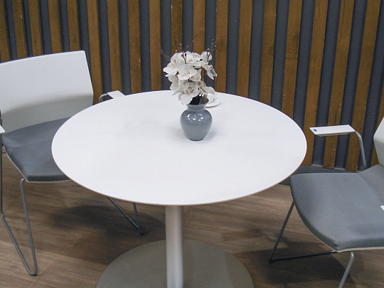 Стол для переговоров ЛДСП Белый