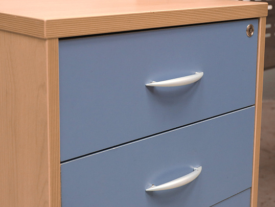 Стол с тумбой ЛДСП Клен