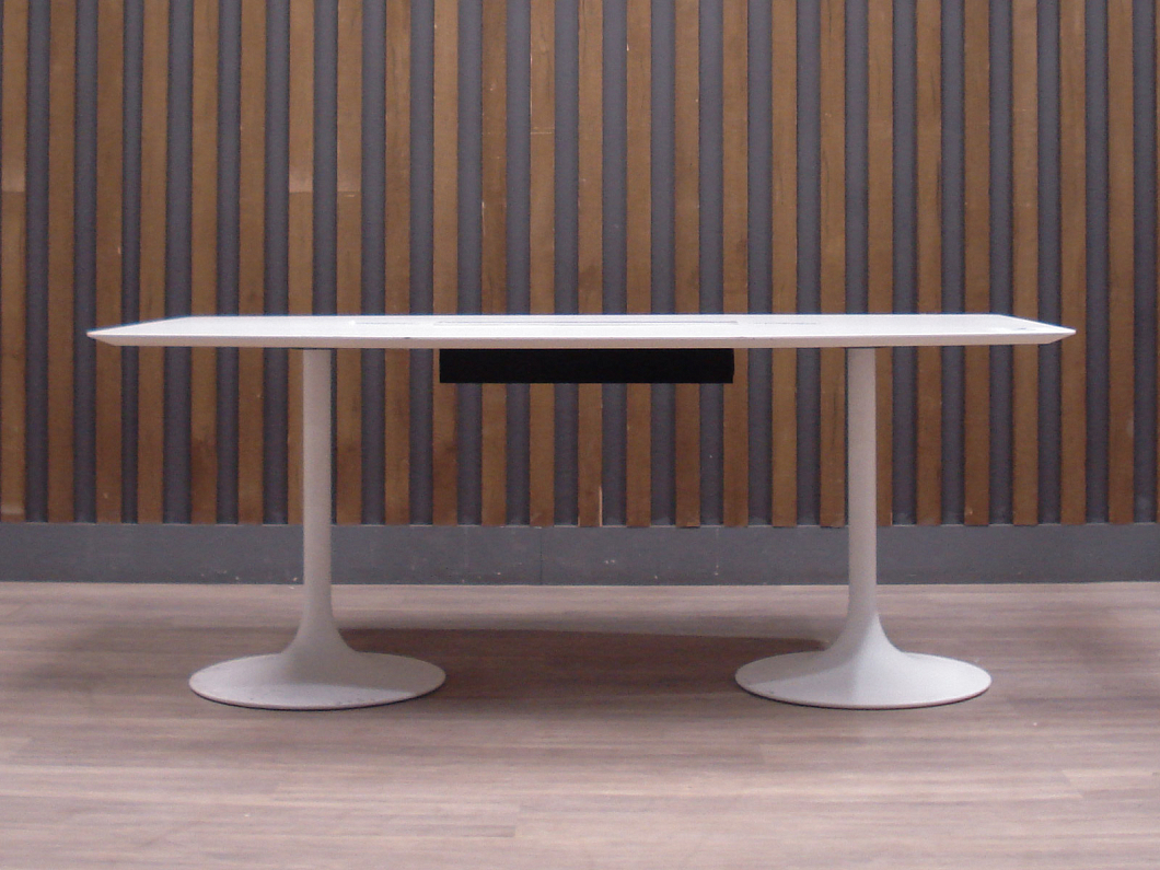 Стол для переговоров ЛДСП Белый (СППБ4-281225)