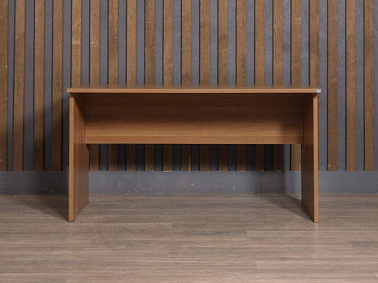 Стол прямоугольный ЛДСП Орех