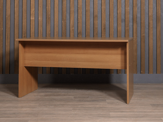 Стол прямоугольный ЛДСП Орех