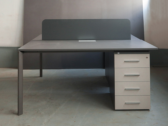 Комплект офисной мебели UFFIX Essence ЛДСП Серый Италия