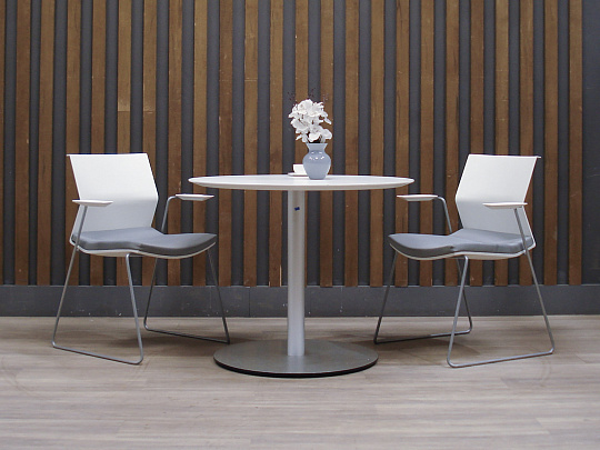 Стол для переговоров ЛДСП Белый