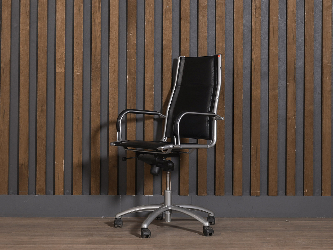 Кресло руководителя SitLand Hera Кожа Чёрный Италия (КРКЧ-280925)