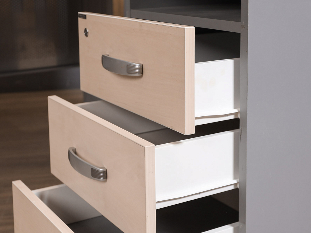 Стол с тумбой Berlin ЛДСП Дуб Россия (СПДМБ2-271225)