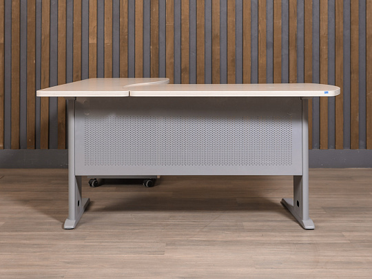 Стол с тумбой Berlin ЛДСП Дуб Россия