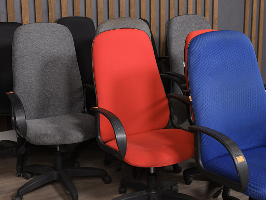 Кресло руководителя Ткань Цвет в ассортименте Россия