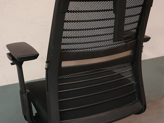 Кресло руководителя Steelcase Think V2 Ткань Чёрный Франция