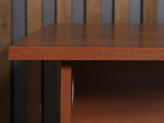 Стол эргономичный ЛДСП Вишня