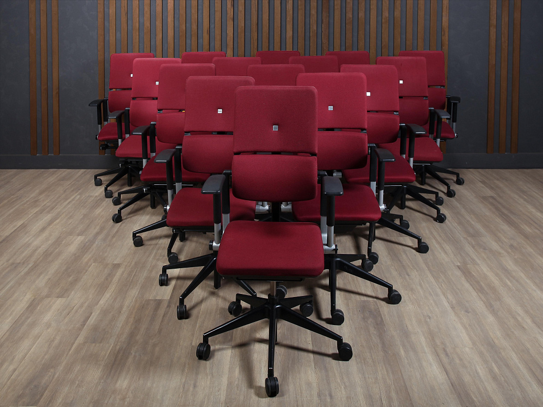 Кресло на колесах для руководителя Please 2 Ergonomic Steelcase Ткань Бордовый Франция (КПБР1-140723)