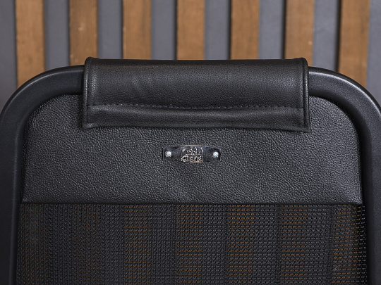 Офисное кресло Metta Сетка Чёрный