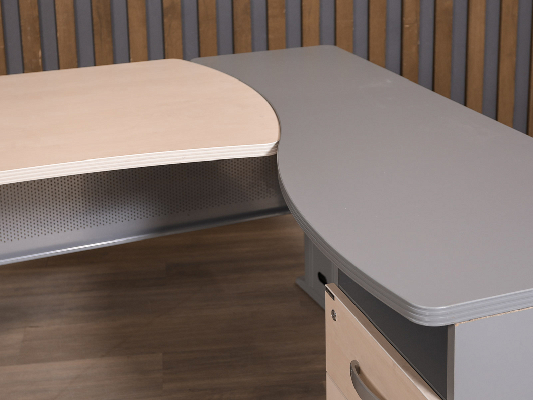 Стол с тумбой Berlin ЛДСП Дуб Россия (СПДМБ2-271225)